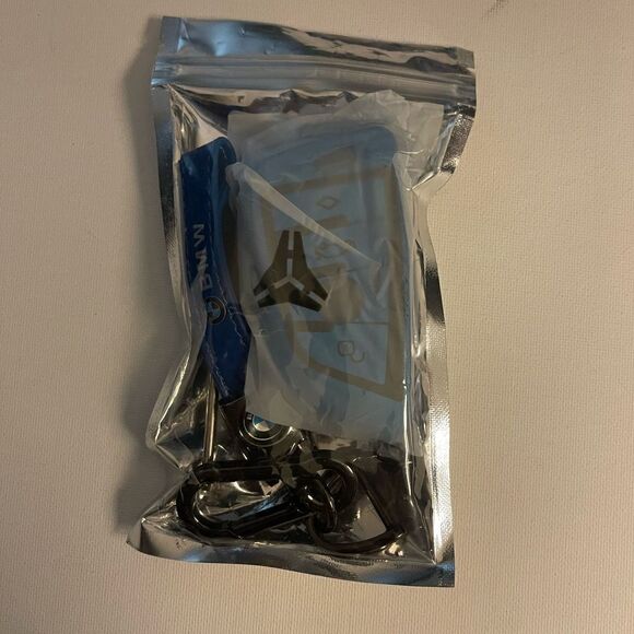 BMW Logo key fob Keychain Blue Leather & Key Fob Cover in blue NWT - Picture 7 of 8